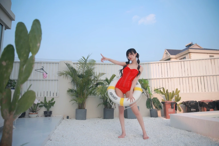 Shika小鹿鹿《P1泳装两套》主题写真：63张全套美图