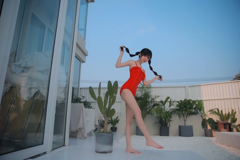 Shika小鹿鹿《P1泳装两套》主题写真：63张全套美图