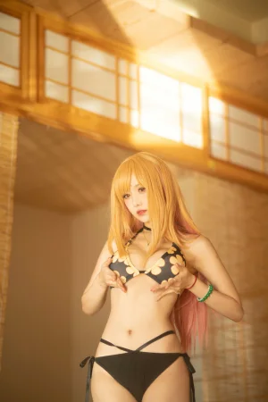 Shika小鹿鹿《喜多川海梦泳装》主题写真：42张全套美图