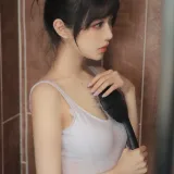 Shika小鹿鹿《半透浴室》主题写真：22张全套美图