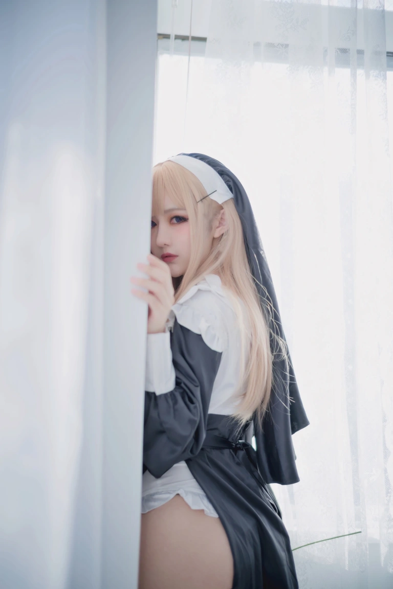 Shika小鹿鹿《修女》主题写真：16张全套美图