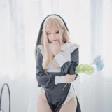 Shika小鹿鹿《修女》主题写真：16张全套美图