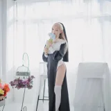 Shika小鹿鹿《修女》主题写真：16张全套美图