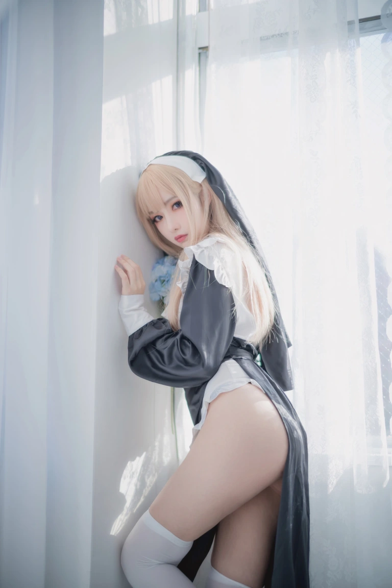 Shika小鹿鹿《修女》主题写真：16张全套美图