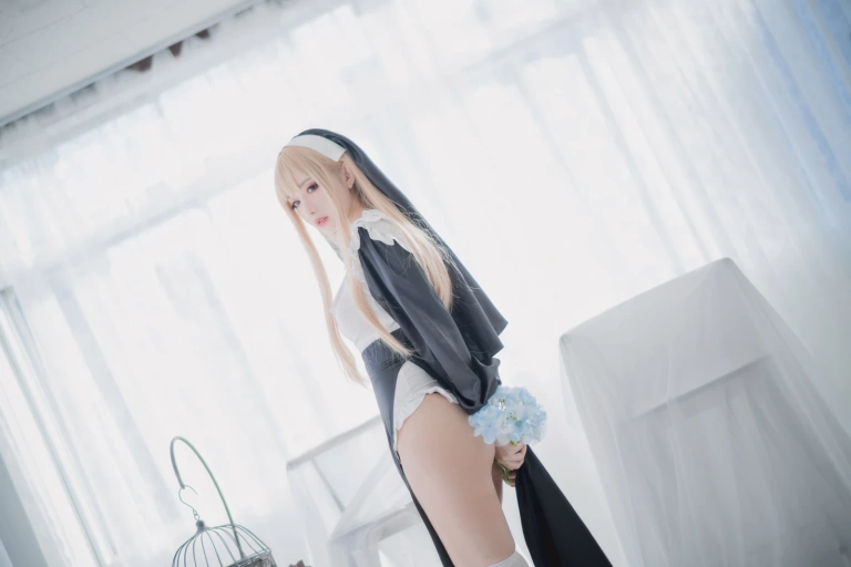 Shika小鹿鹿《修女》主题写真：16张全套美图