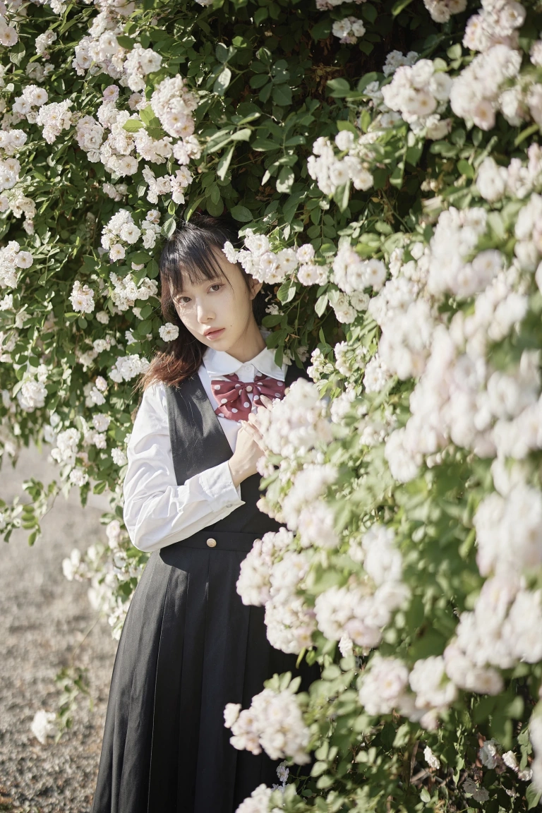 Shika小鹿鹿《蔷薇JK》主题写真：14张全套美图