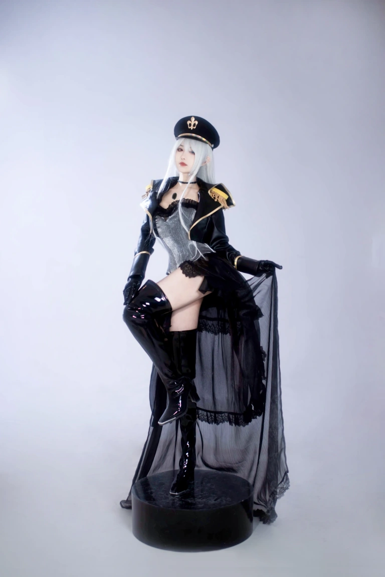 Shika小鹿鹿《黑山梗菜》主题写真：24张全套美图