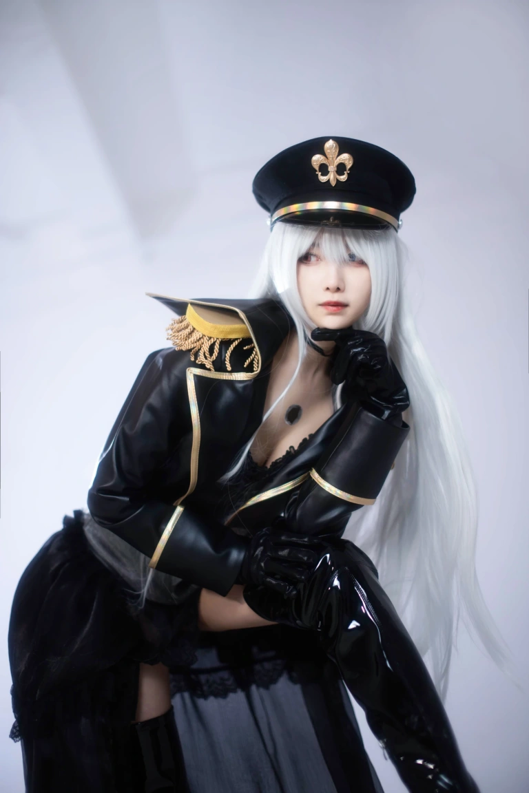 Shika小鹿鹿《黑山梗菜》主题写真：24张全套美图