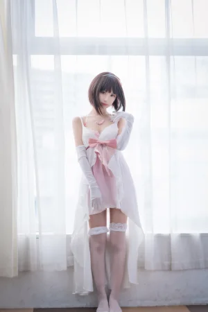 Shika小鹿鹿《加藤惠》主题写真：61张全套美图，含1个视频