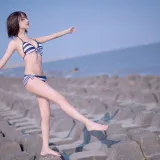 Shika小鹿鹿《加藤惠 泳装》主题写真：17张全套美图