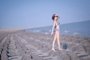 Shika小鹿鹿《加藤惠 泳装》主题写真：17张全套美图
