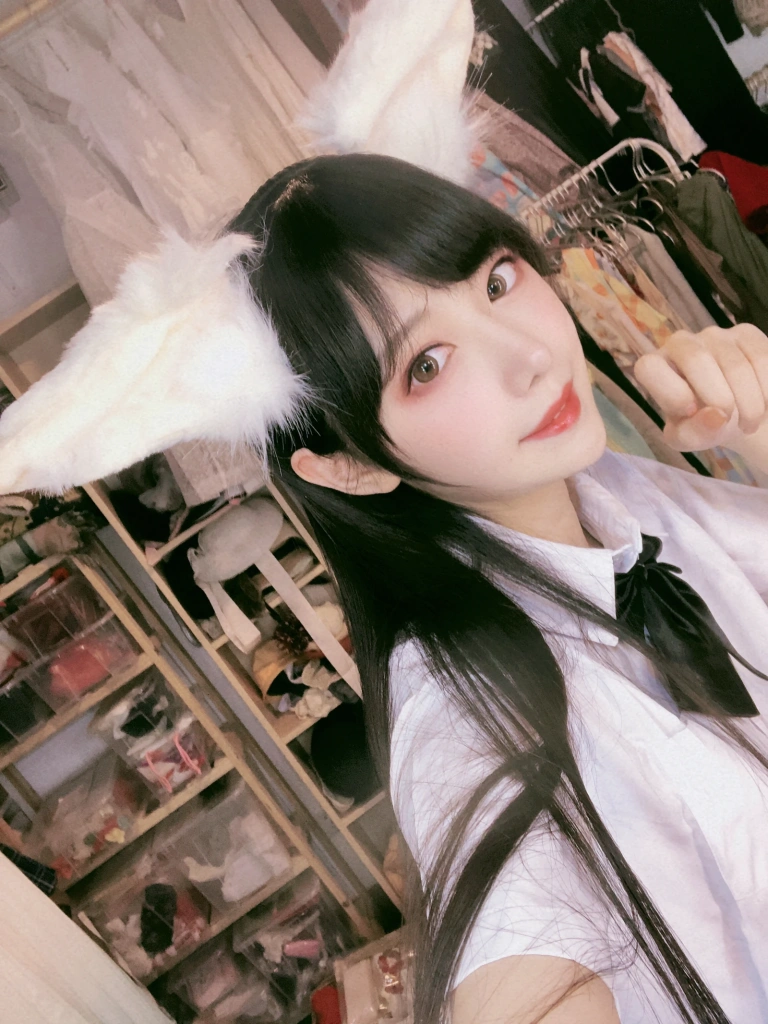 Shika小鹿鹿《第五套 自拍25P》主题写真：25张全套美图