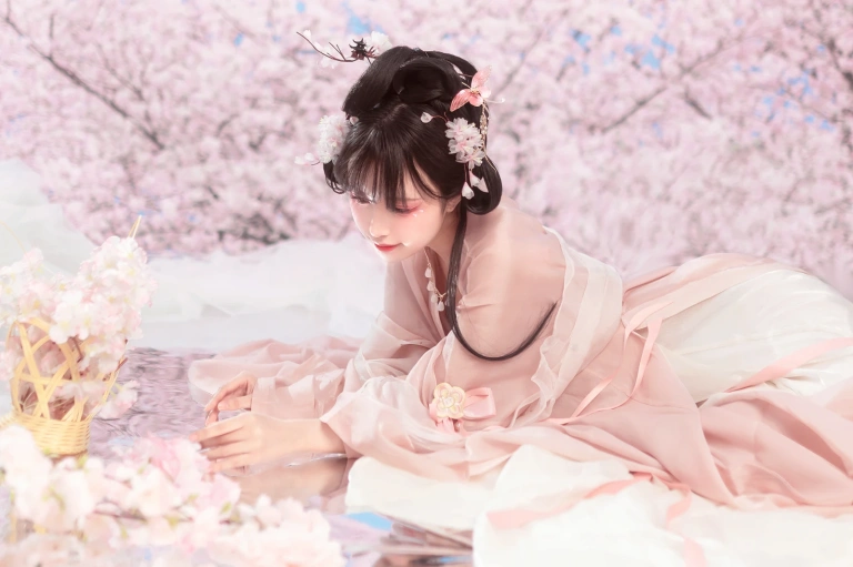 Shika小鹿鹿《汉服写真》主题写真：13张全套美图