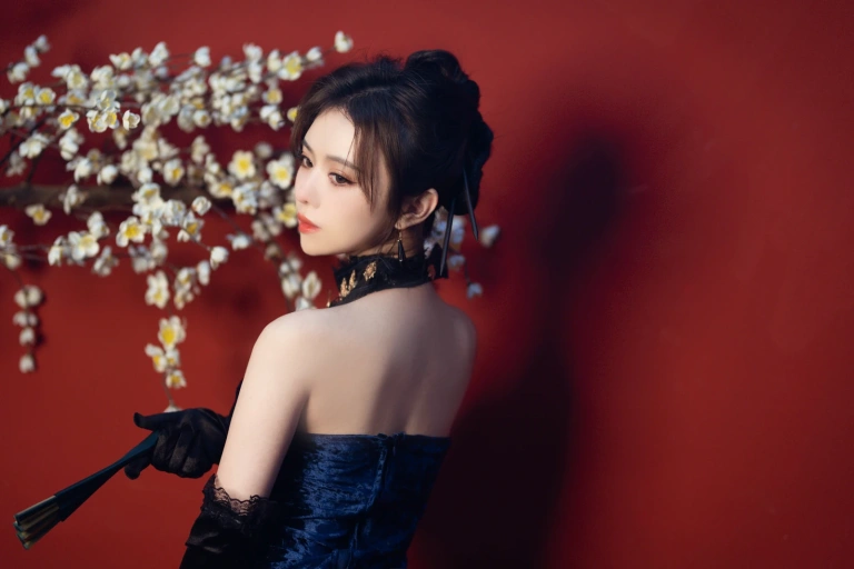 Shika小鹿鹿《旗袍 烽火经年》主题写真：24张全套美图，含2个视频