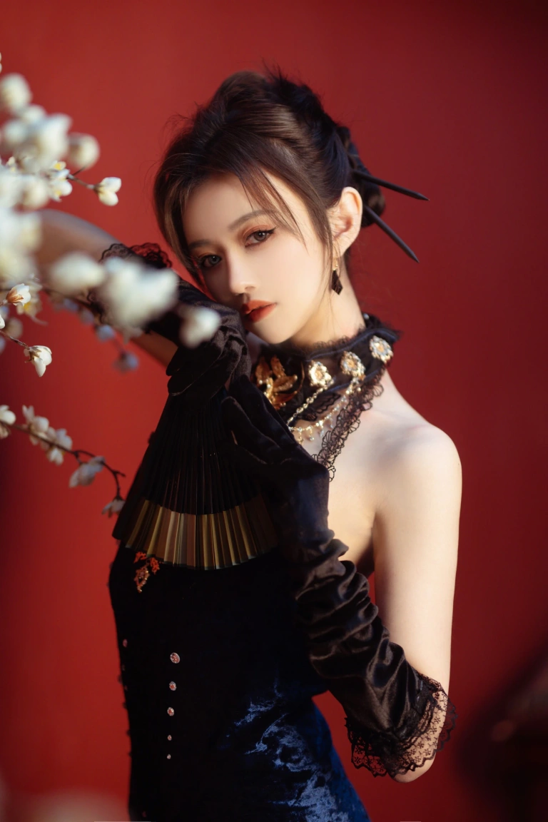 Shika小鹿鹿《旗袍 烽火经年》主题写真：24张全套美图，含2个视频