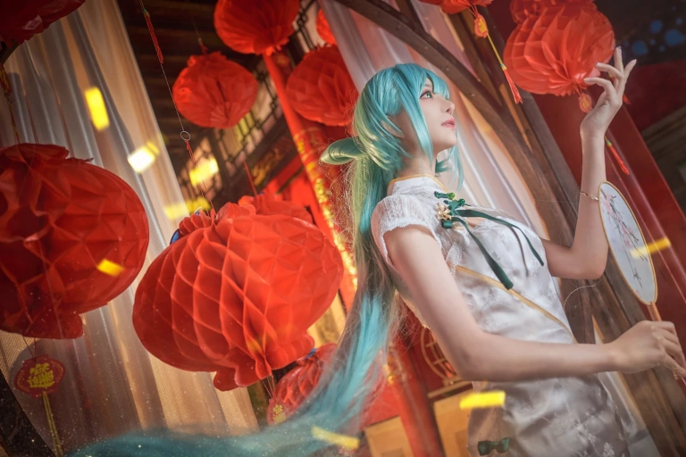 Shika小鹿鹿《初音韶华》主题写真：13张全套美图，含2个视频