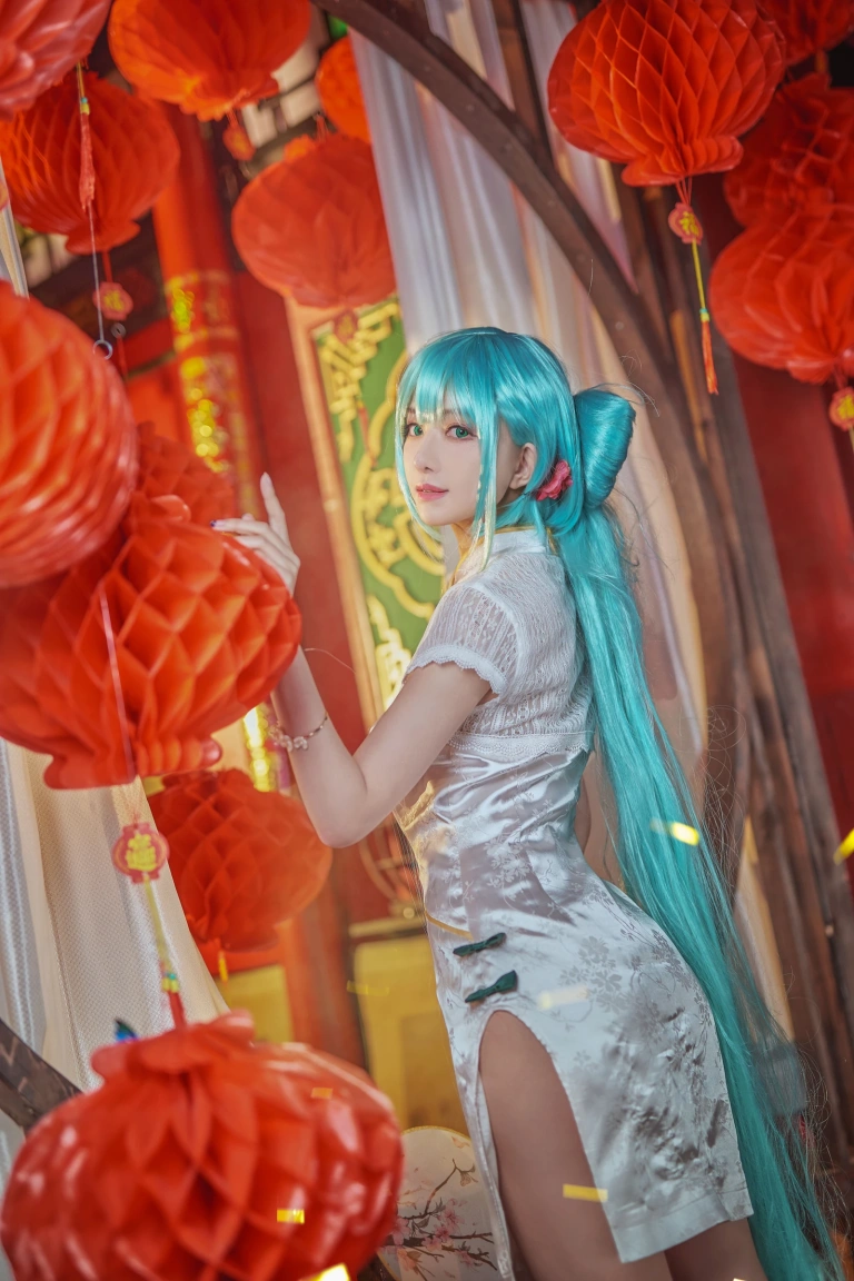 Shika小鹿鹿《初音韶华》主题写真：13张全套美图，含2个视频