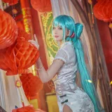 Shika小鹿鹿《初音韶华》主题写真：13张全套美图，含2个视频