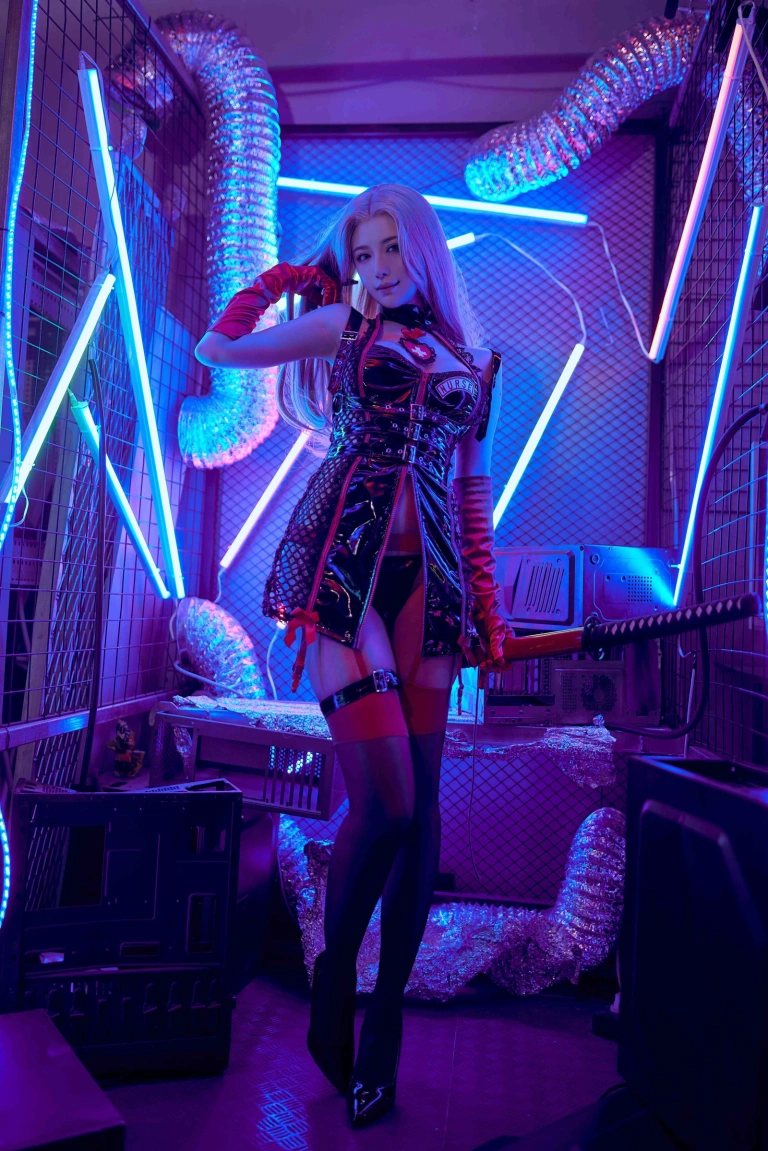 Shika小鹿鹿《特工护士》主题写真：28张全套美图