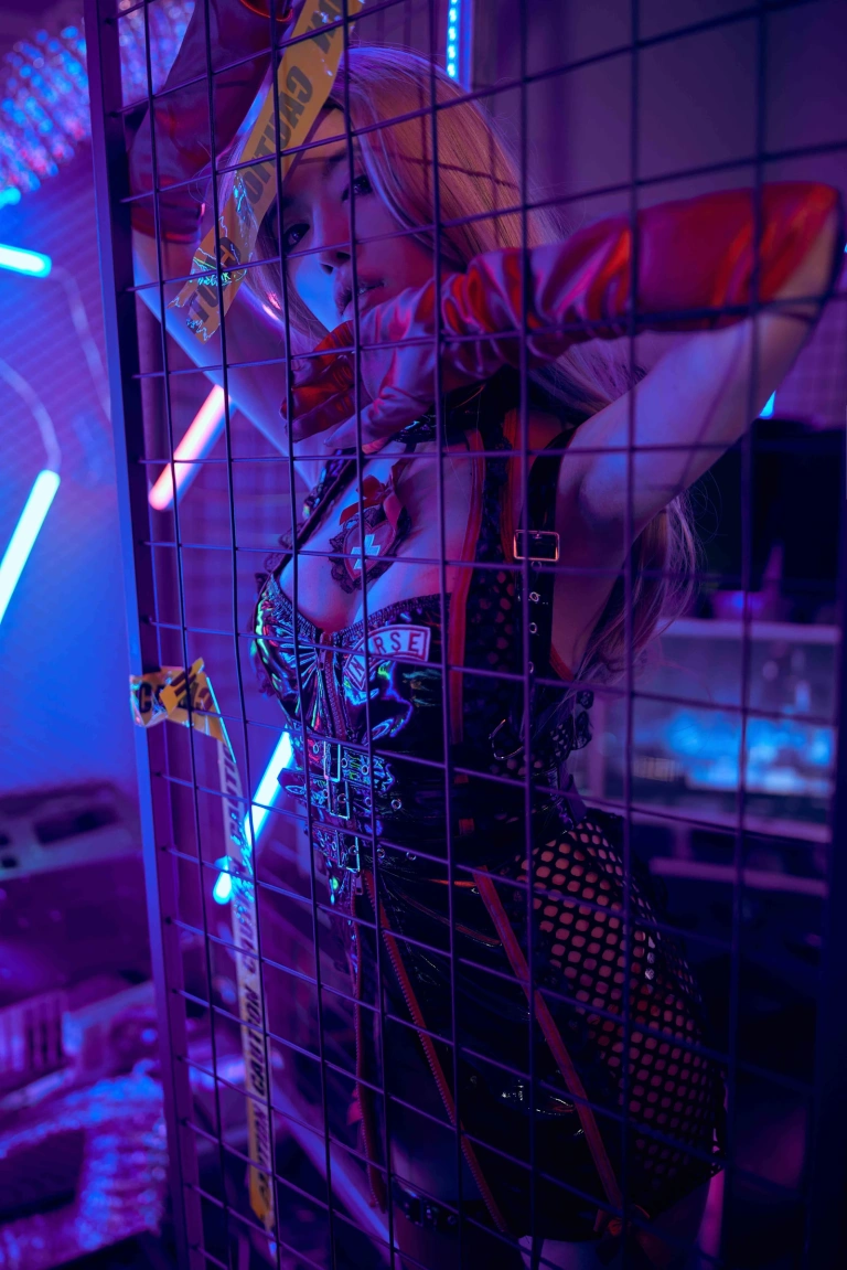 Shika小鹿鹿《特工护士》主题写真：28张全套美图