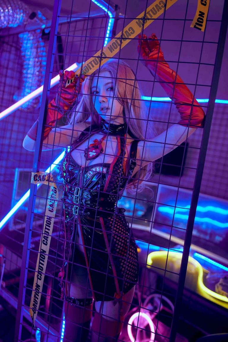 Shika小鹿鹿《特工护士》主题写真：28张全套美图