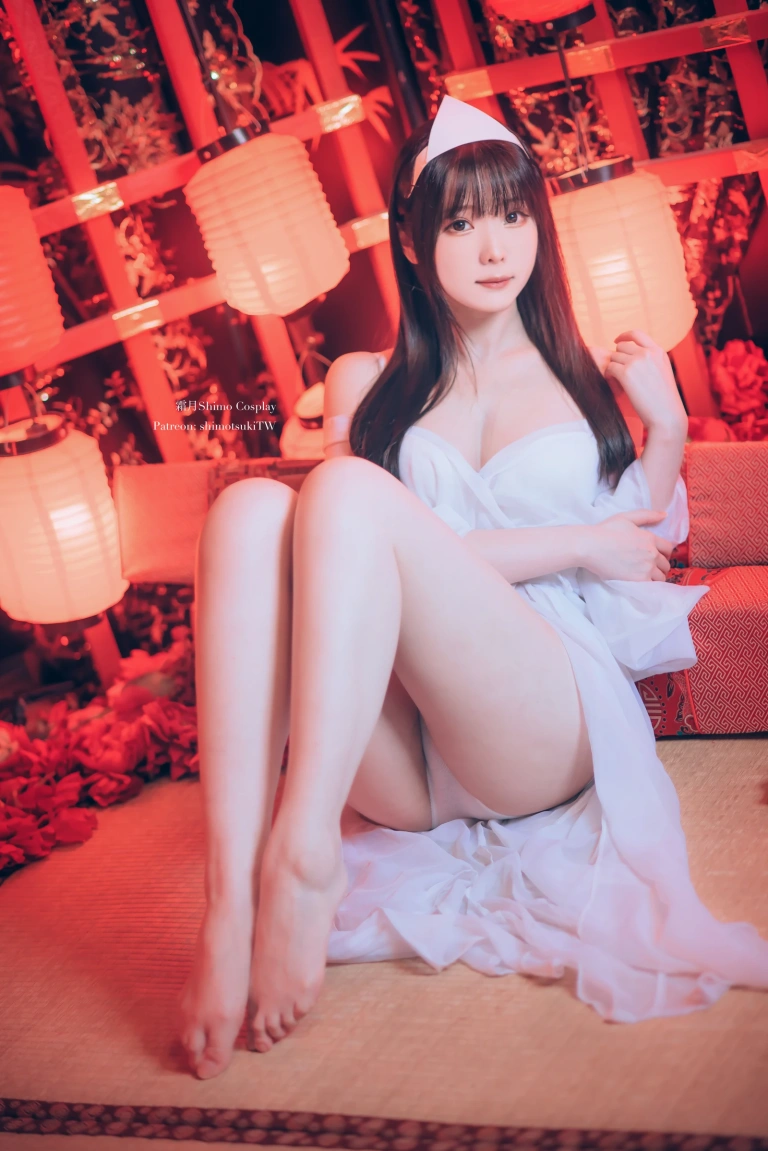 霜月shimo《11月本》主题写真：63张全套美图