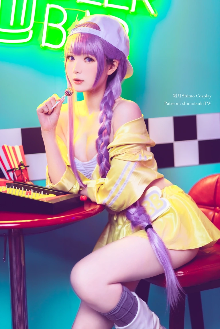 霜月shimo《BB泳装》主题写真：15张全套美图