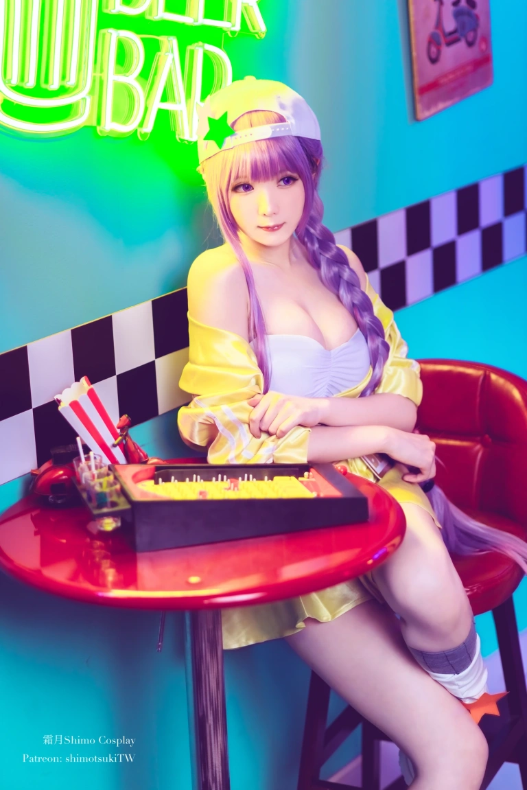 霜月shimo《BB泳装》主题写真：15张全套美图