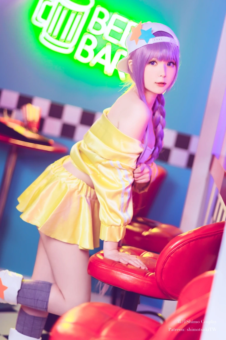 霜月shimo《BB泳装》主题写真：15张全套美图