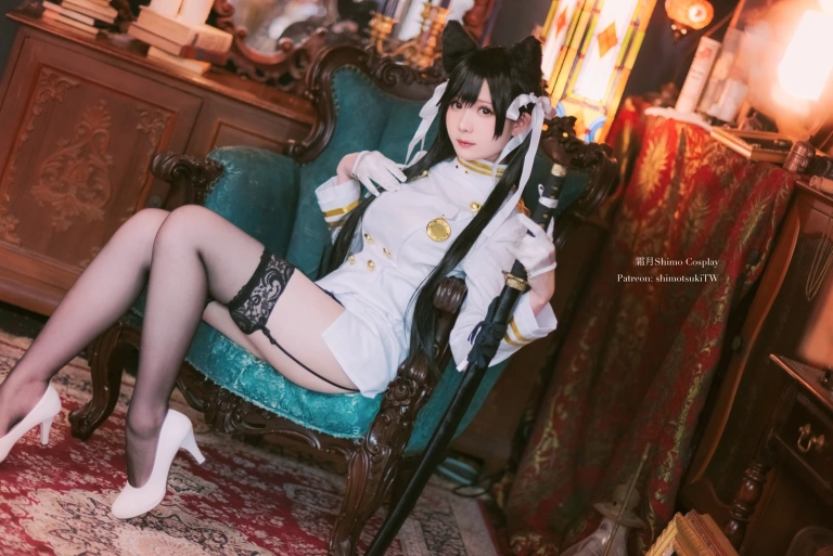 霜月shimo《爱宕》主题写真：12张全套美图
