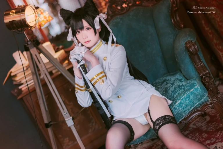 霜月shimo《爱宕》主题写真：12张全套美图