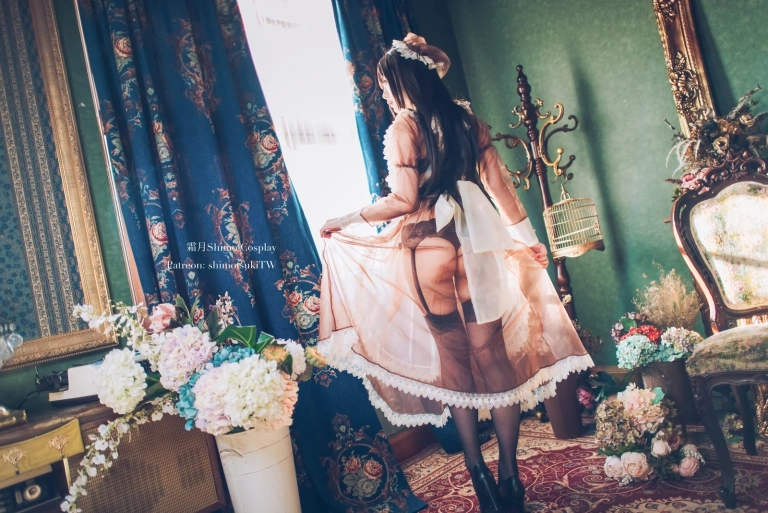 霜月shimo《女仆私服》主题写真：15张全套美图
