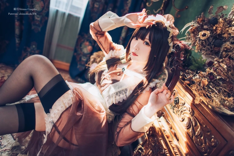 霜月shimo《女仆私服》主题写真：15张全套美图