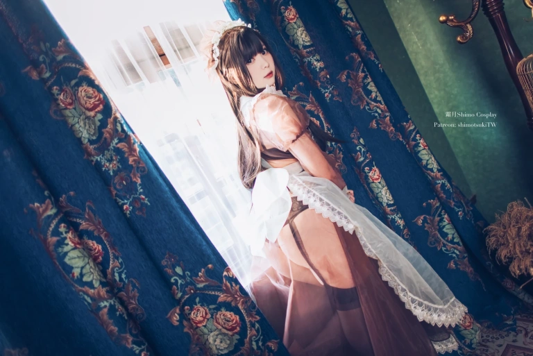 霜月shimo《女仆私服》主题写真：15张全套美图
