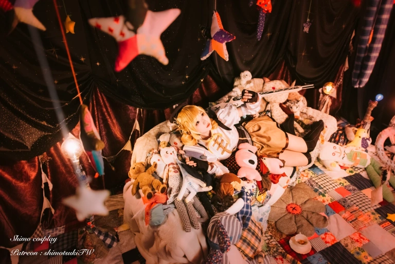 霜月shimo《巴麻美》主题写真：18张全套美图