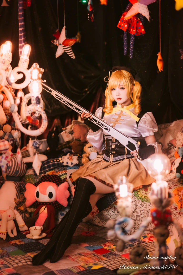 霜月shimo《巴麻美》主题写真：18张全套美图