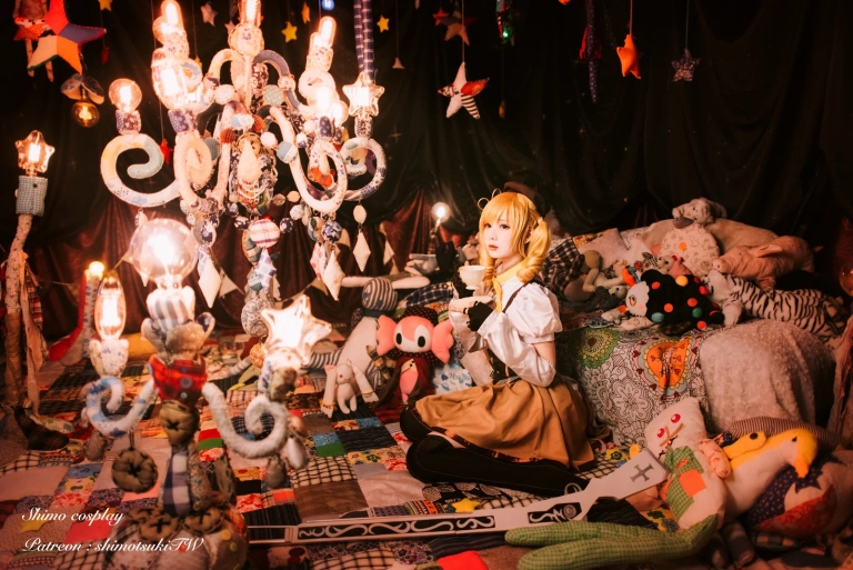 霜月shimo《巴麻美》主题写真：18张全套美图