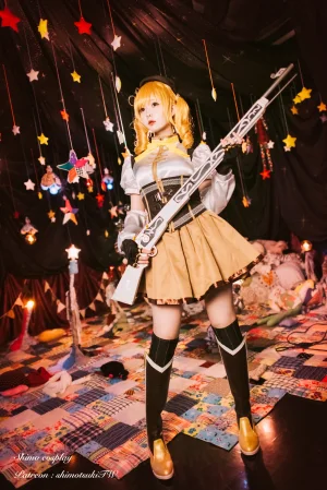 霜月shimo《巴麻美》主题写真：18张全套美图