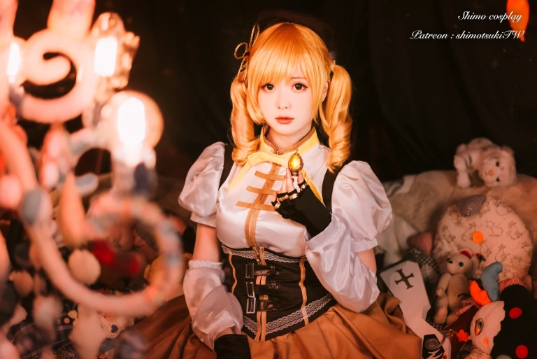 霜月shimo《巴麻美》主题写真：18张全套美图