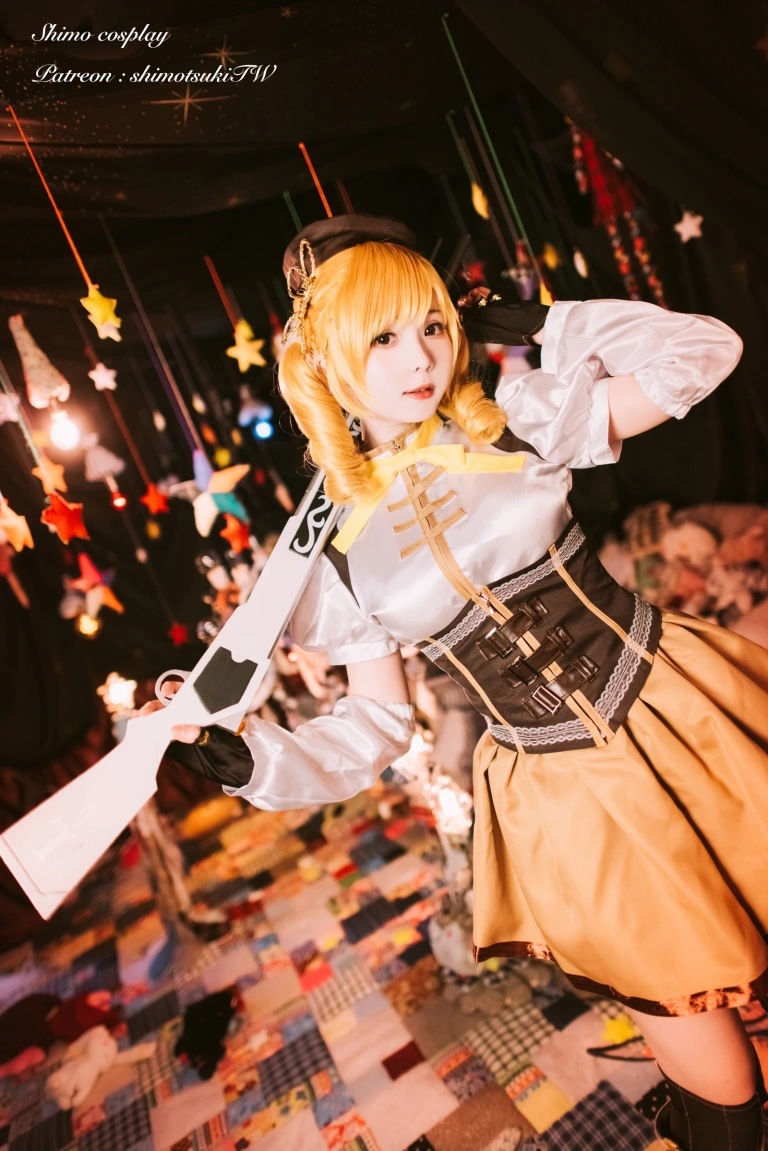 霜月shimo《巴麻美》主题写真：18张全套美图