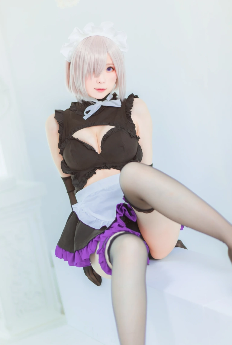 霜月shimo《玛修女仆》主题写真：14张全套美图