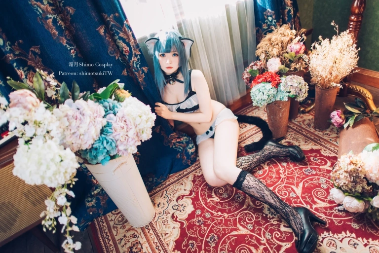 霜月shimo《私服》主题写真：18张全套美图