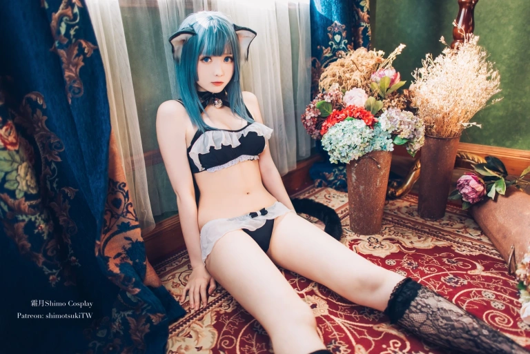 霜月shimo《私服》主题写真：18张全套美图