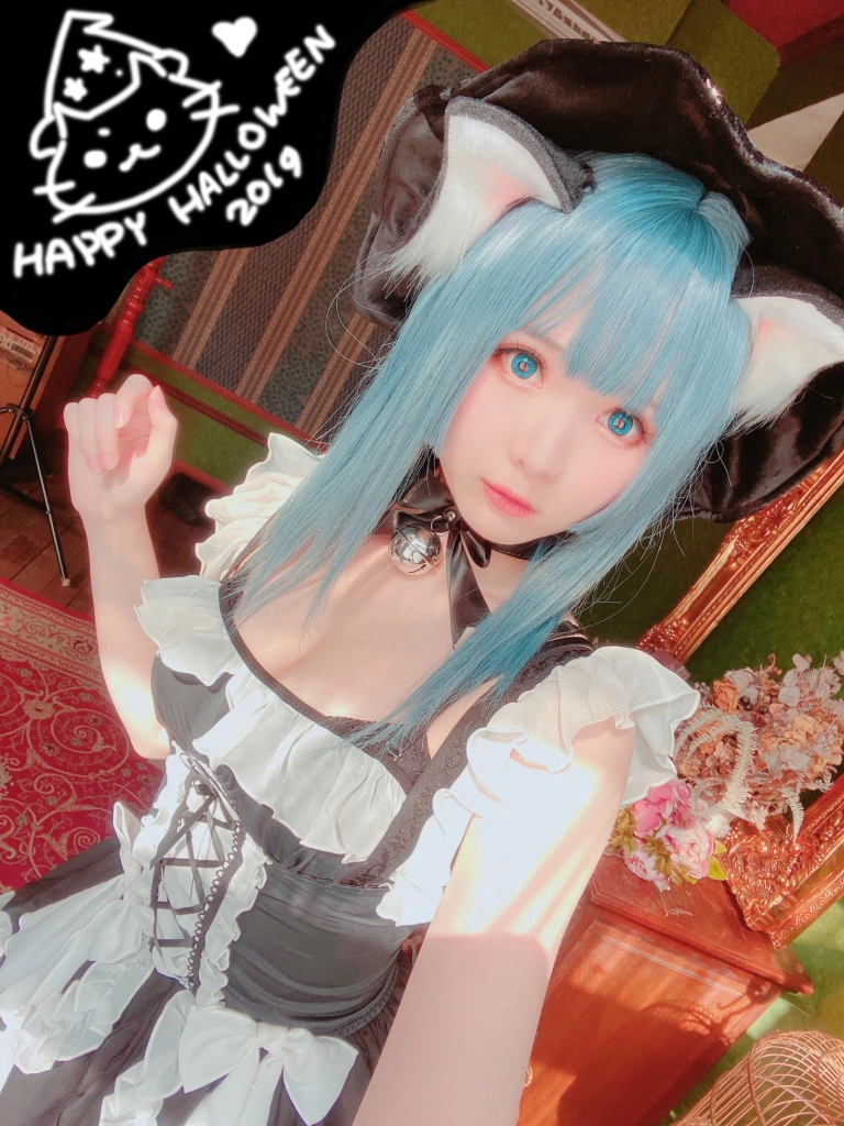 霜月shimo《私服》主题写真：18张全套美图