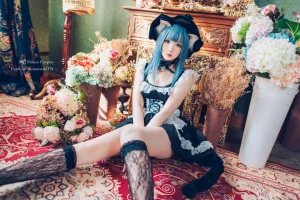 霜月shimo《私服》主题写真：18张全套美图