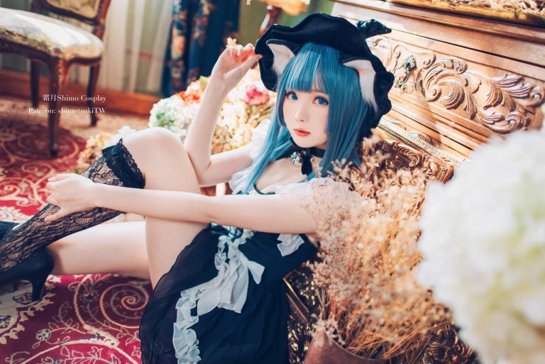 霜月shimo《私服》主题写真：18张全套美图