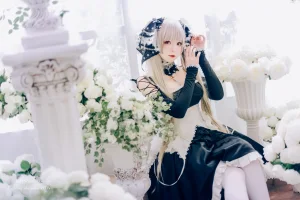 霜月shimo《可畏》主题写真：19张全套美图
