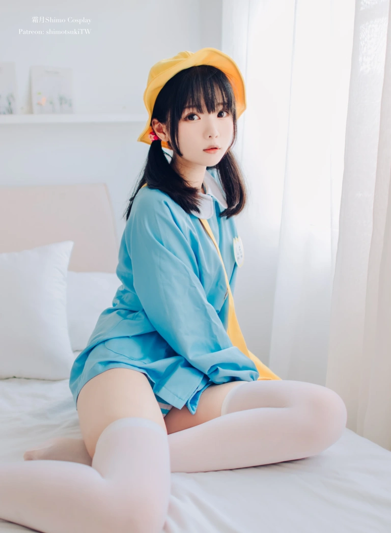 霜月shimo《幼稚园》主题写真：12张全套美图
