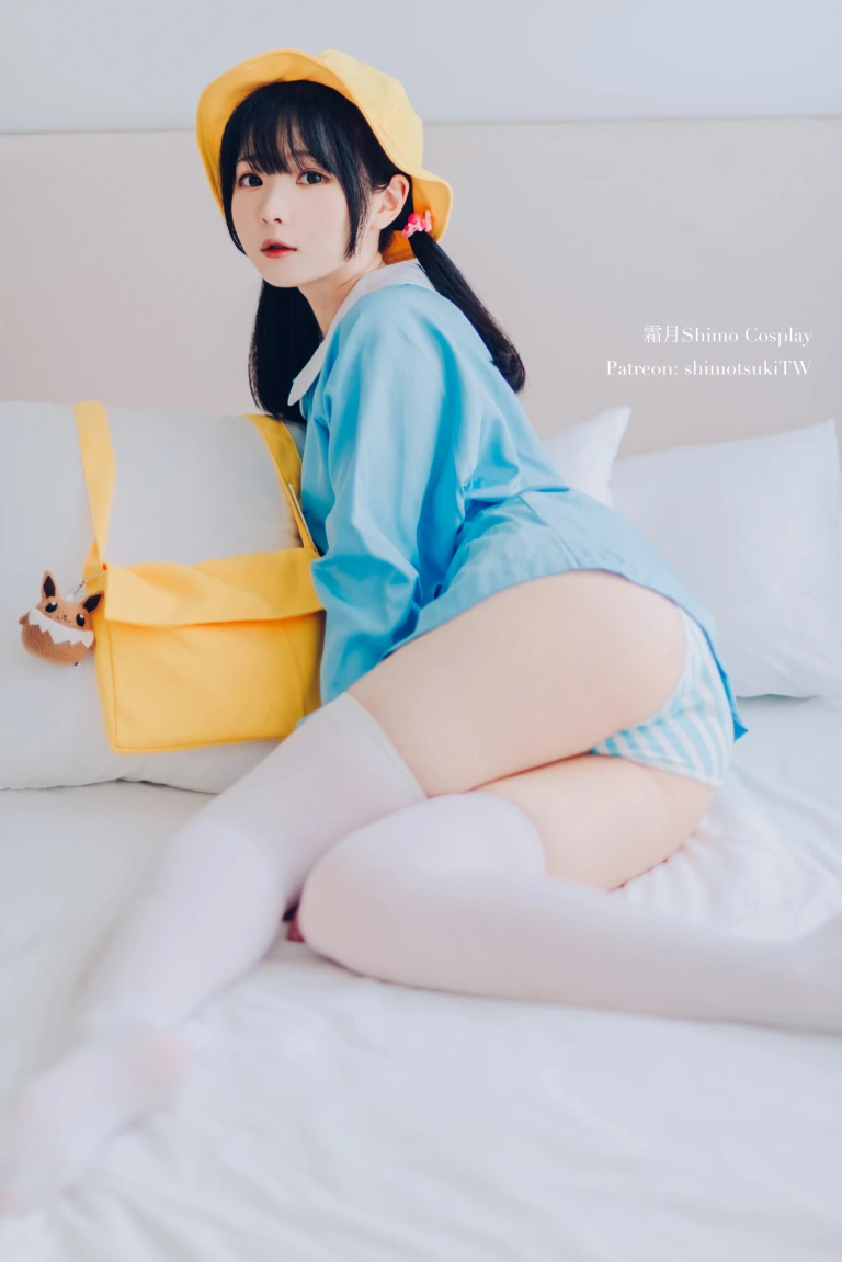 霜月shimo《幼稚园》主题写真：12张全套美图