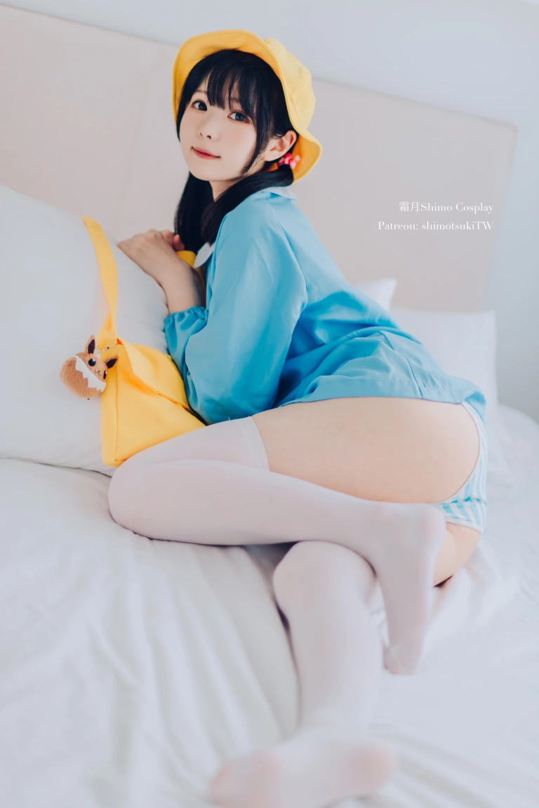 霜月shimo《幼稚园》主题写真：12张全套美图